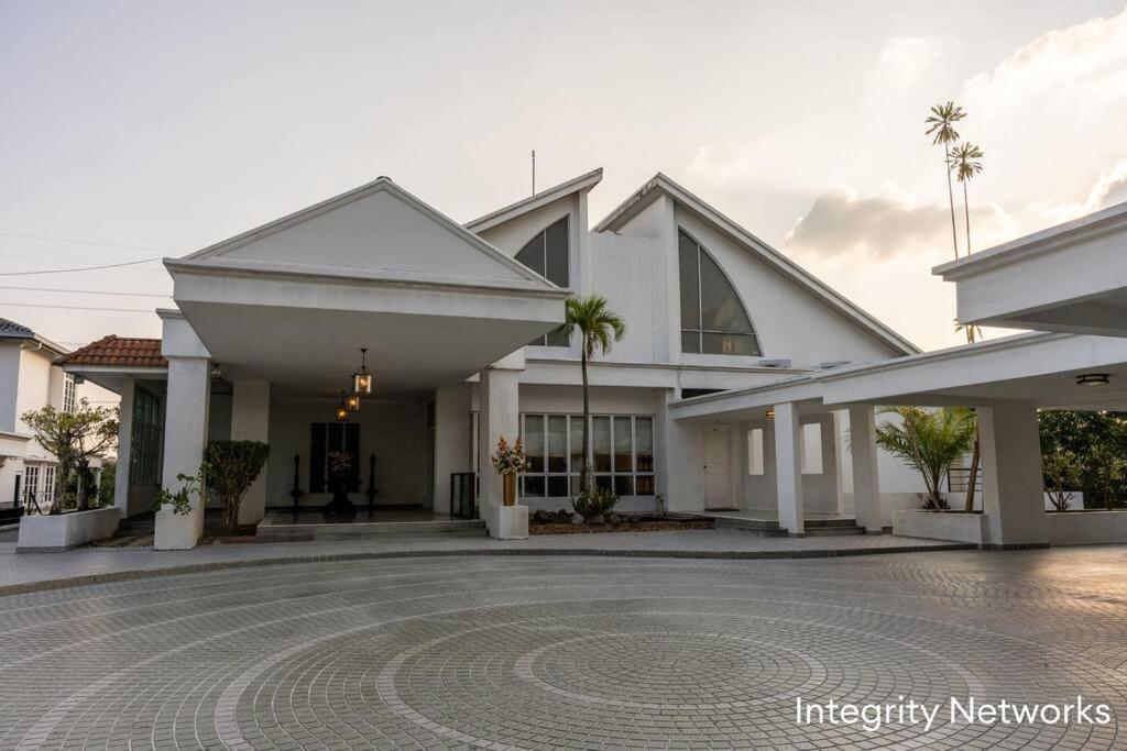 Vila The Grand At Turi, *